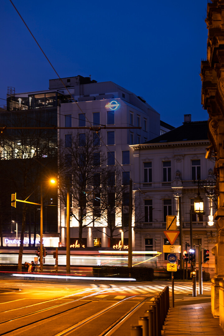 Facade renovation with an eye for rhythm and detailing