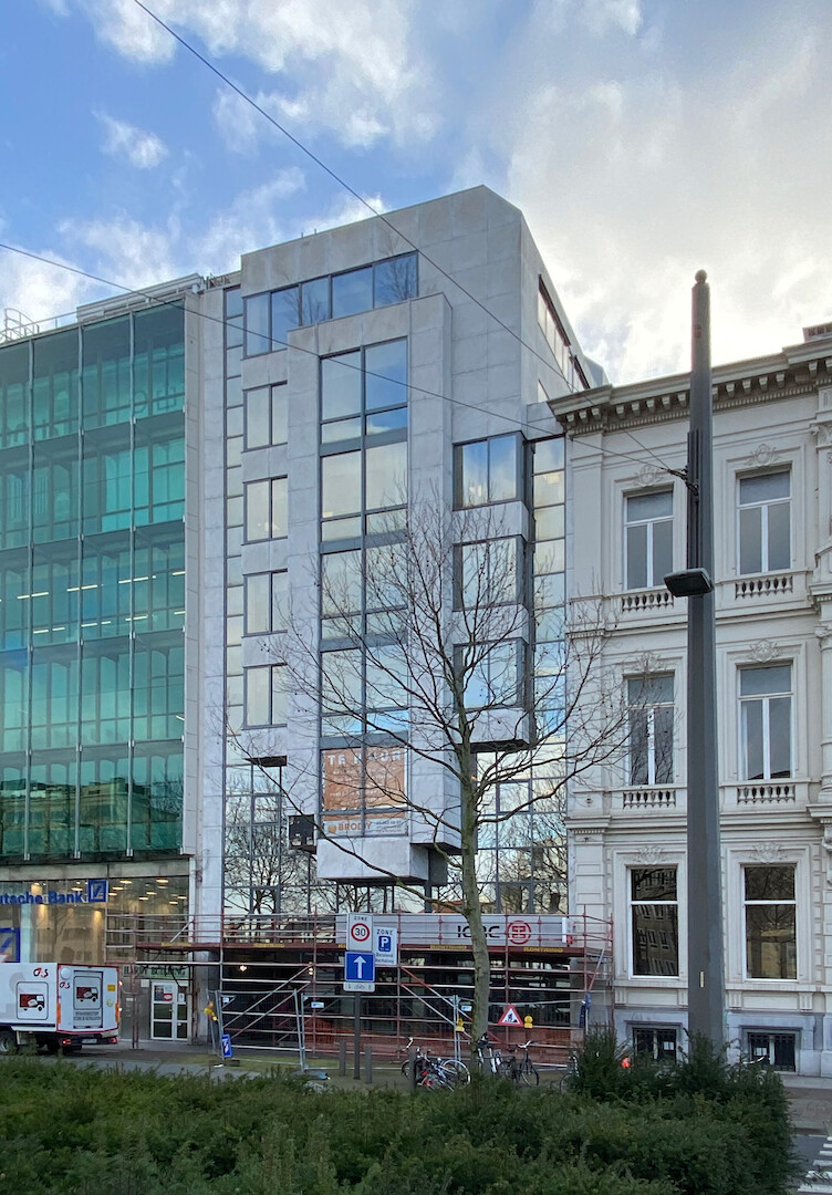 Facade renovation with an eye for rhythm and detailing