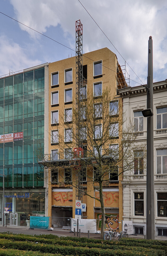 Facade renovation with an eye for rhythm and detailing