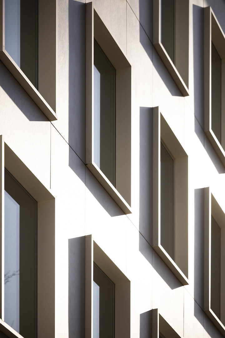 Facade renovation with an eye for rhythm and detailing